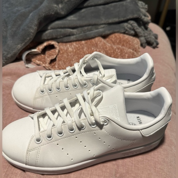 Adidas Stan Smiths - Picture 2 of 6